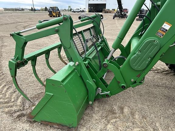 Image of John Deere 7215R equipment image 2