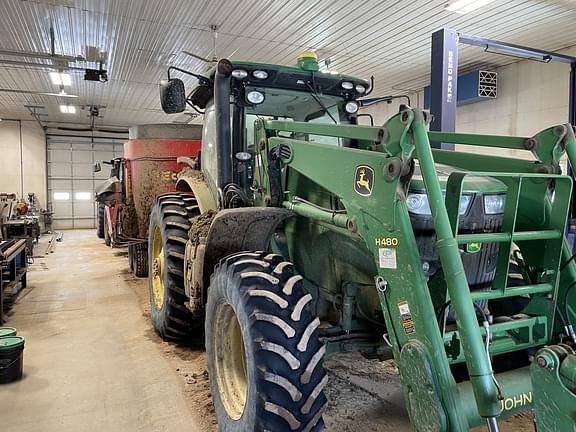 Image of John Deere 7215R equipment image 2