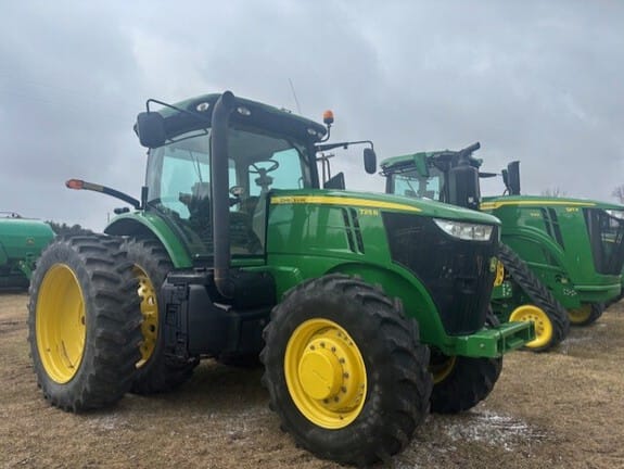 2012 John Deere 7215R Equipment Image0
