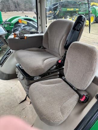 Image of John Deere 7215R equipment image 3