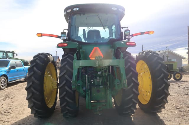 Image of John Deere 7215R equipment image 4