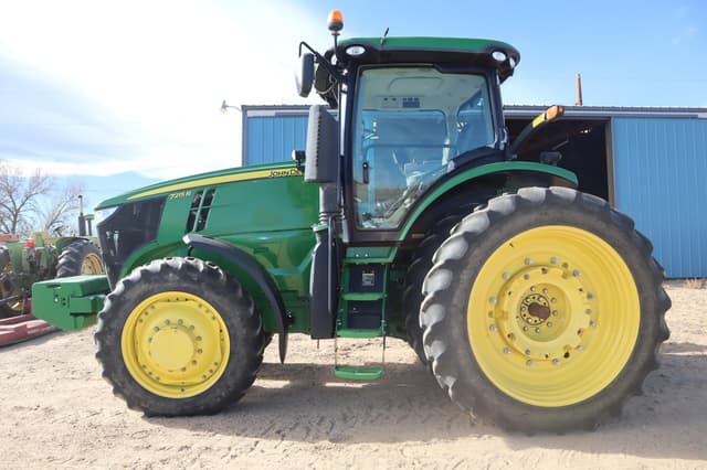 Image of John Deere 7215R equipment image 2