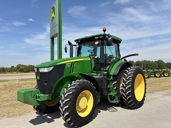 2012 John Deere 7215R Equipment Image0
