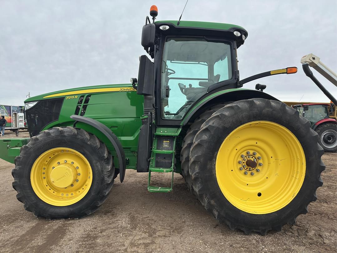 Image of John Deere 7215R Primary image