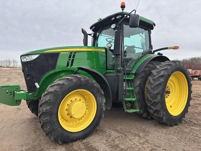 Image of John Deere 7215R equipment image 1