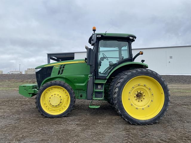 Image of John Deere 7215R equipment image 2