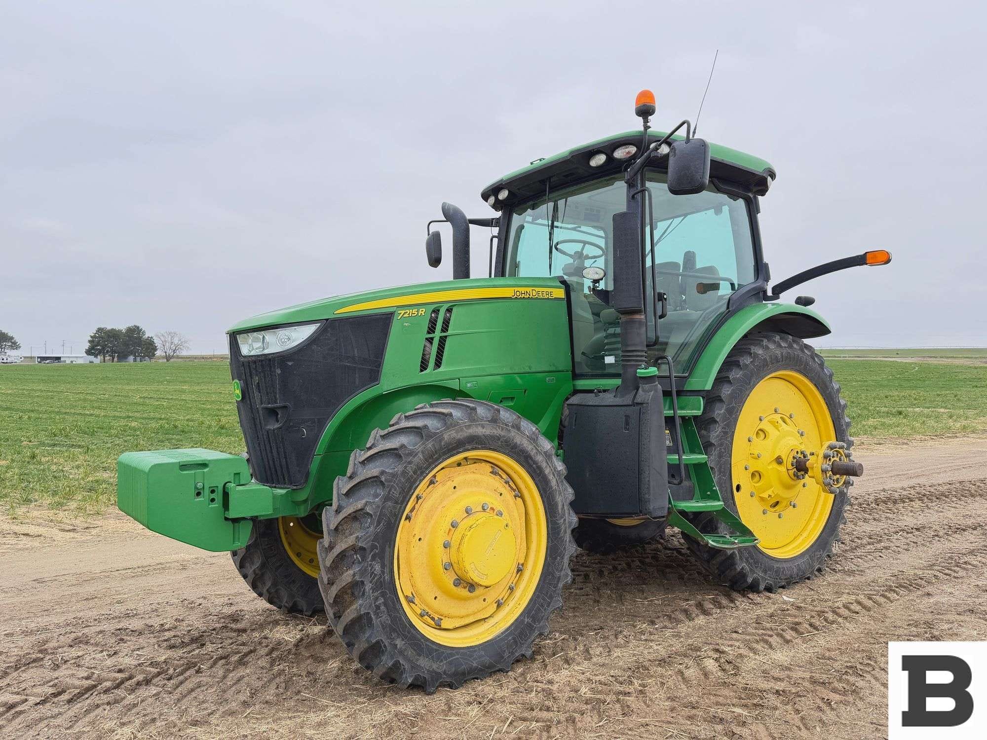 2012 John Deere 7215R Equipment Image0