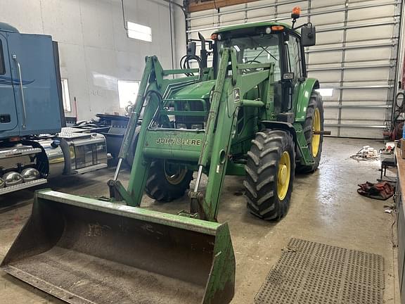 Image of John Deere 7230 equipment image 1