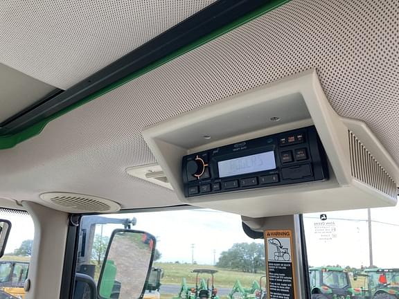 Image of John Deere 7230 equipment image 4