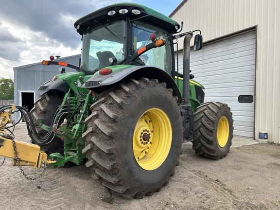 Image of John Deere 7230R equipment image 4