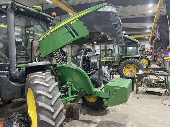 Image of John Deere 7230R equipment image 1