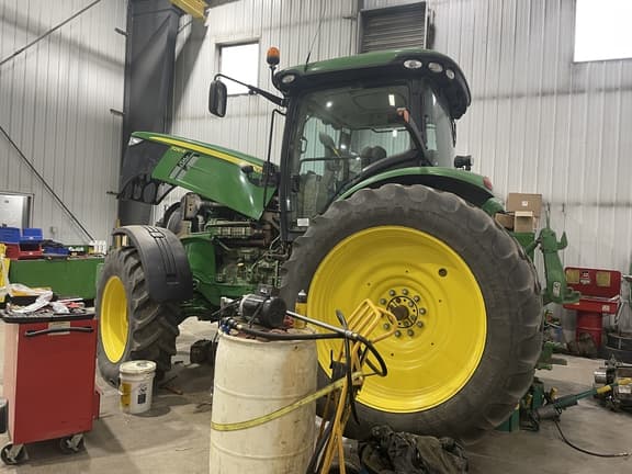 Image of John Deere 7230R equipment image 3