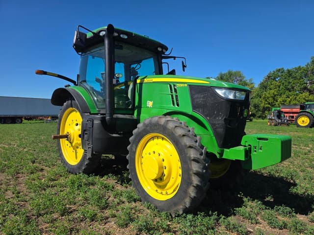 Image of John Deere 7230R equipment image 1