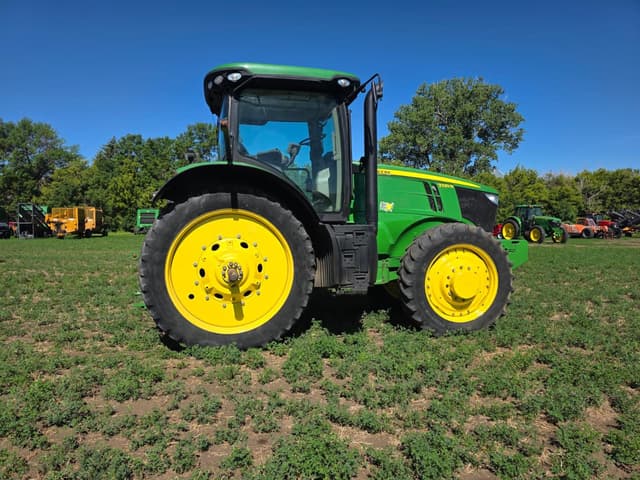 Image of John Deere 7230R equipment image 3