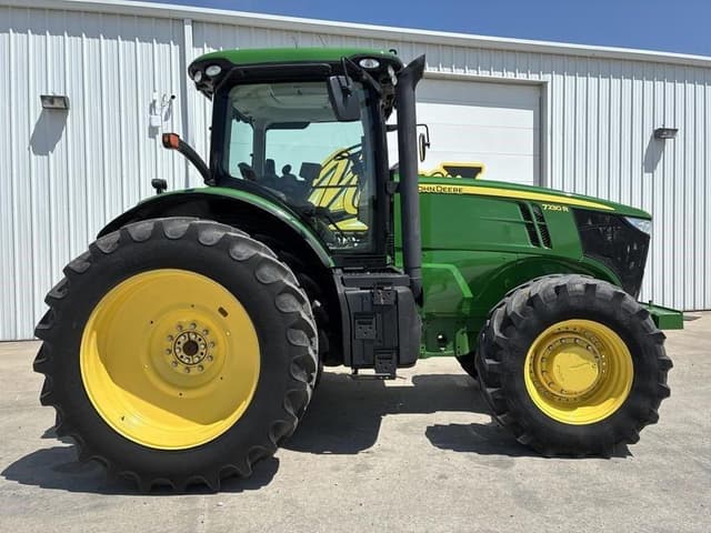Image of John Deere 7230R equipment image 2