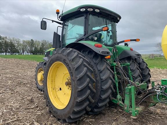 Image of John Deere 7230R equipment image 4