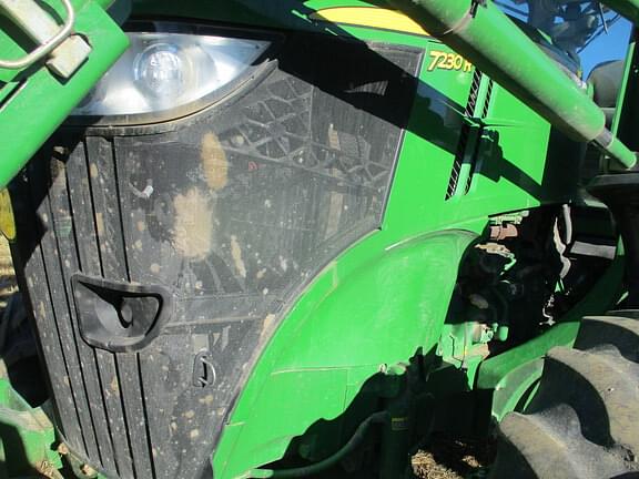 Image of John Deere 7230R equipment image 2