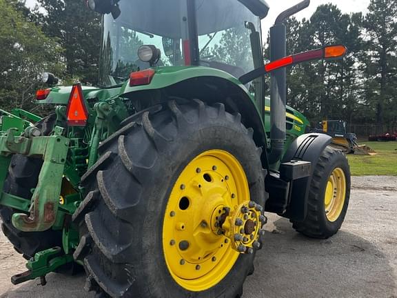 Image of John Deere 7230R equipment image 3