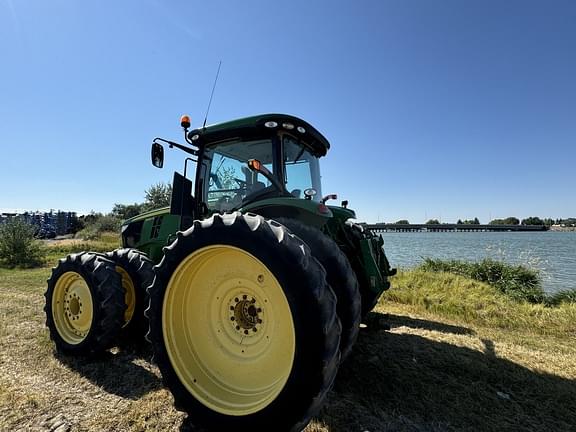 Image of John Deere 7230R equipment image 1