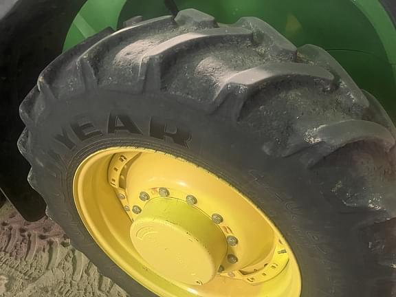 Image of John Deere 7260R equipment image 4