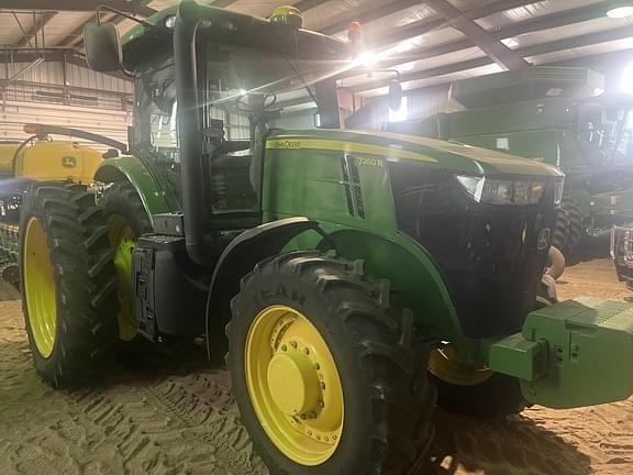 Image of John Deere 7260R equipment image 1