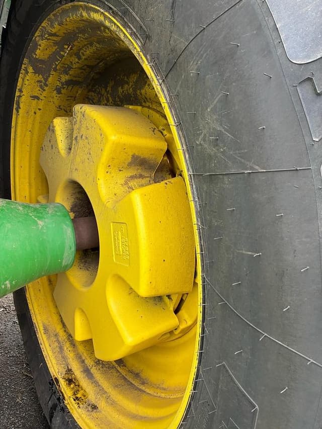 Image of John Deere 7260R equipment image 4