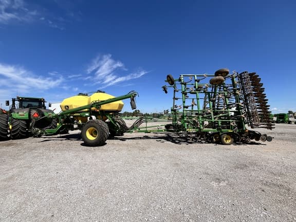Image of John Deere 730 equipment image 1
