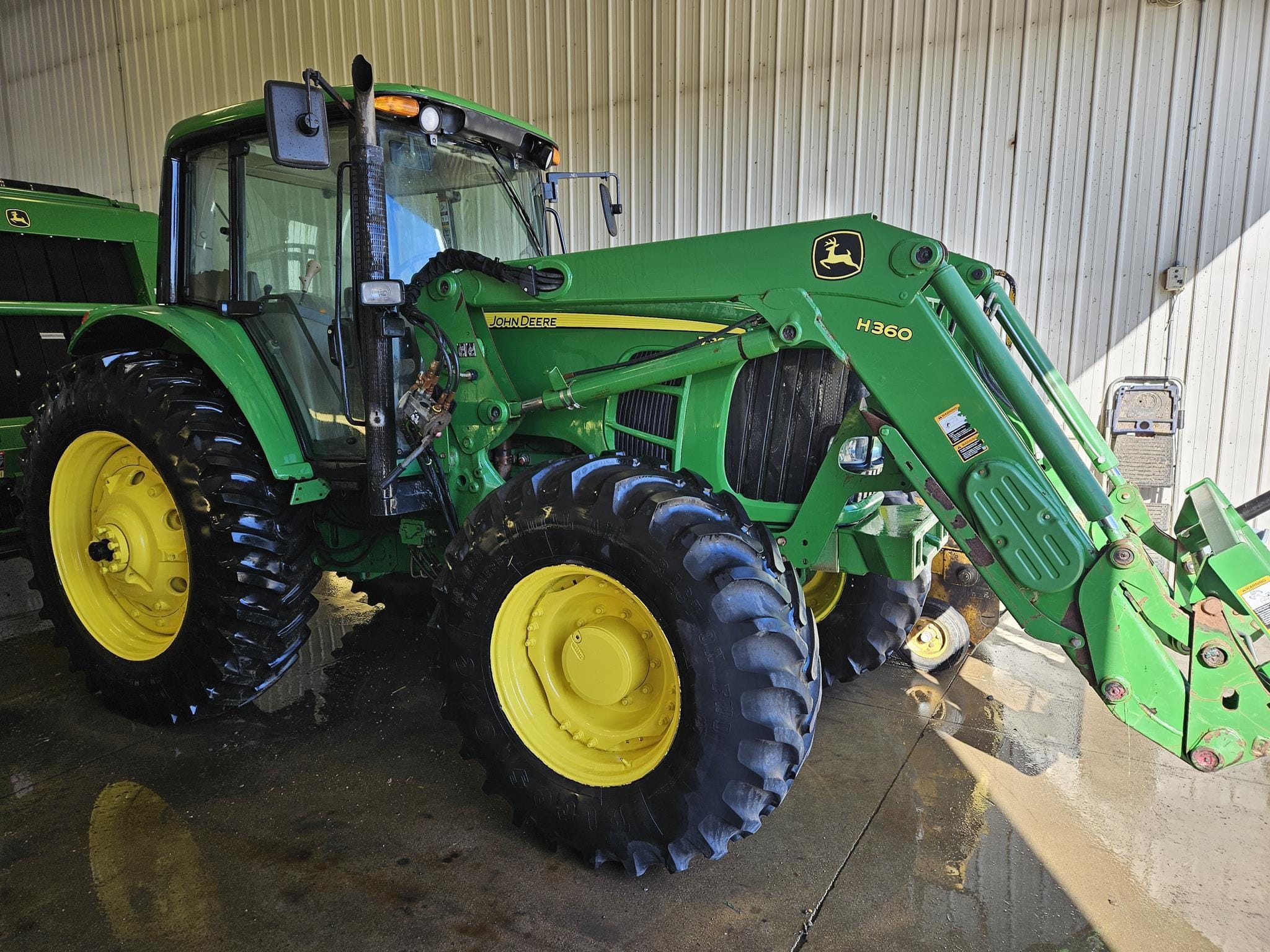 2012 John Deere 7330 Equipment Image0