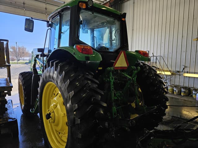 Image of John Deere 7330 equipment image 2