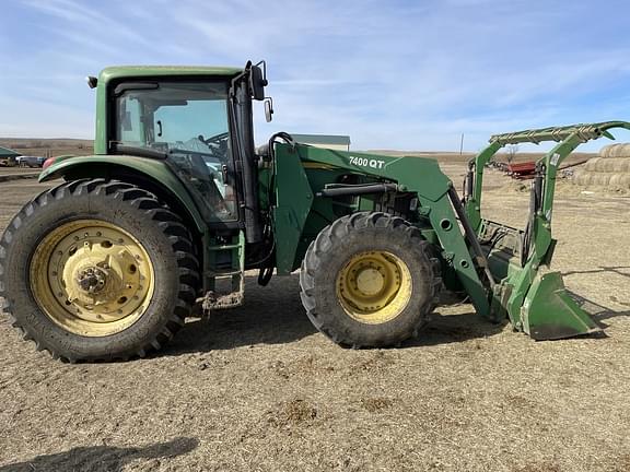 Image of John Deere 7330 equipment image 4