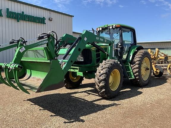 Image of John Deere 7330 equipment image 1