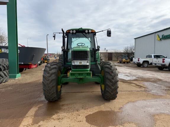 Image of John Deere 7330 equipment image 4