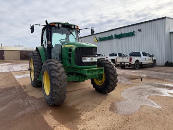 Image of John Deere 7330 equipment image 3