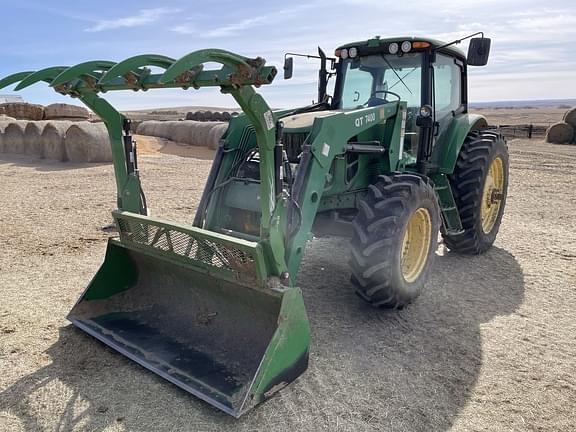 Image of John Deere 7330 equipment image 4