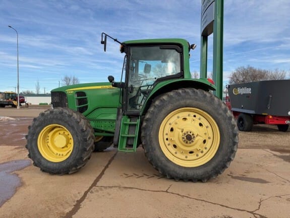 2012 John Deere 7330 Equipment Image0