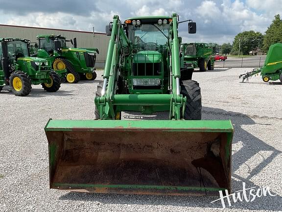 Image of John Deere 7330 equipment image 3