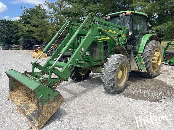 Image of John Deere 7330 equipment image 1