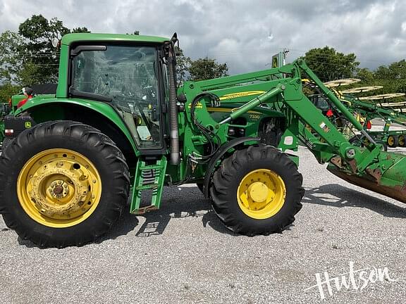 Image of John Deere 7330 equipment image 4