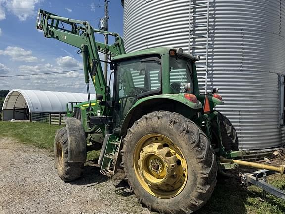 Image of John Deere 7330 equipment image 3