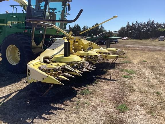 Image of John Deere 770 equipment image 2