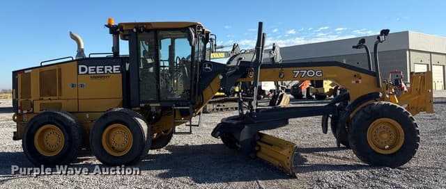 Image of John Deere 770G equipment image 3
