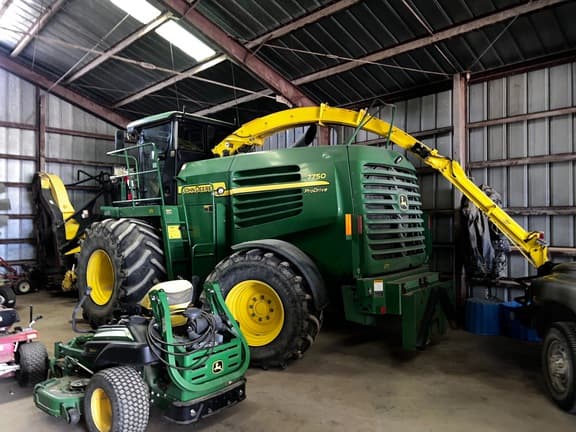 Image of John Deere 7750 equipment image 2