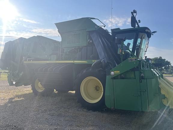Image of John Deere 7760 equipment image 2