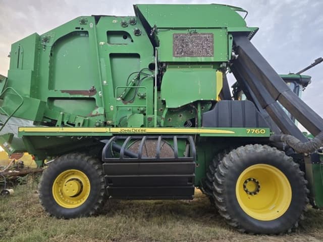 Image of John Deere 7760 equipment image 3