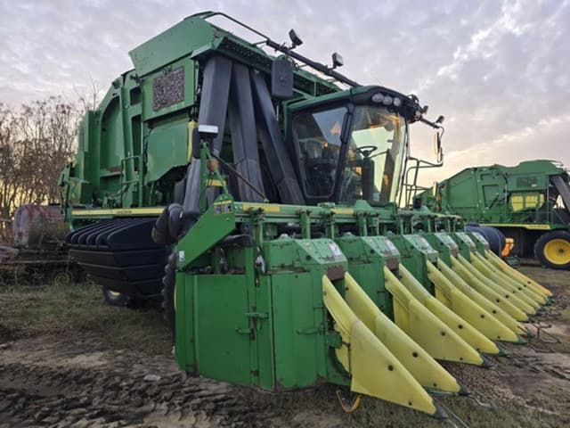 Image of John Deere 7760 equipment image 2