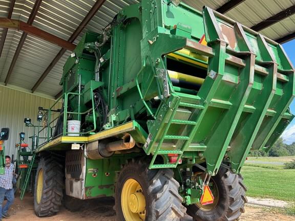 Image of John Deere 7760 equipment image 2