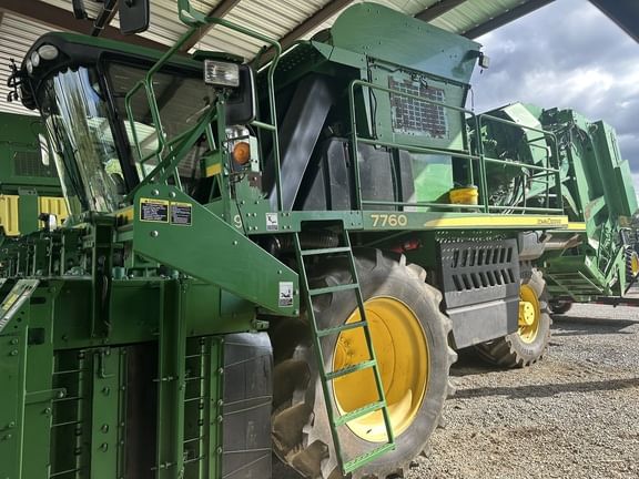 2012 John Deere 7760 Equipment Image0