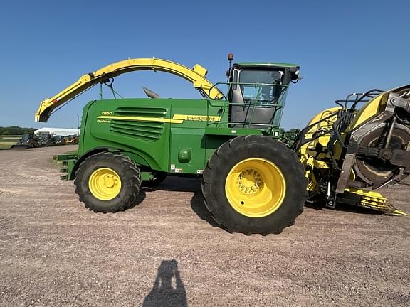 Image of John Deere 7950 Primary image