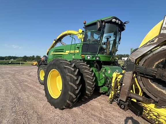 Image of John Deere 7950 equipment image 1