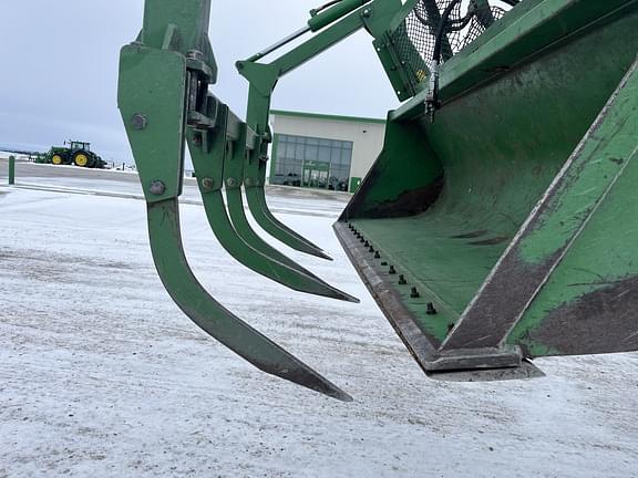 Image of John Deere Bucket Grapple equipment image 4